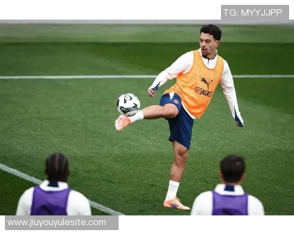 C罗分享葡萄牙队训练瞬间全力备战世预赛坚定信念不负使命