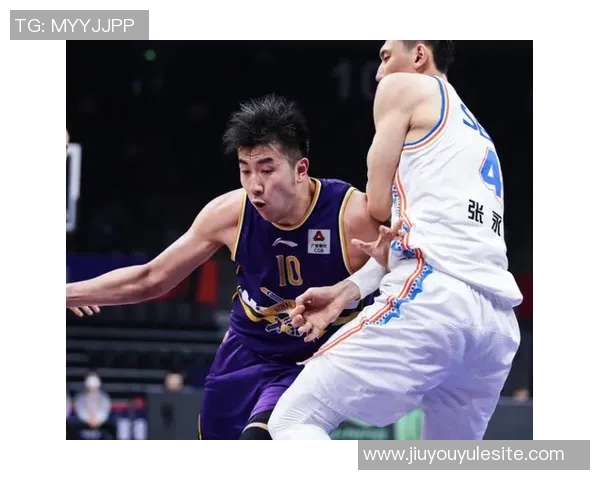 弗菲表现出色6投3中贡献12分3篮板1助攻1盖帽展现实力